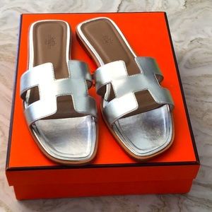 Look alike leather Hermes silver sandals. Size 9